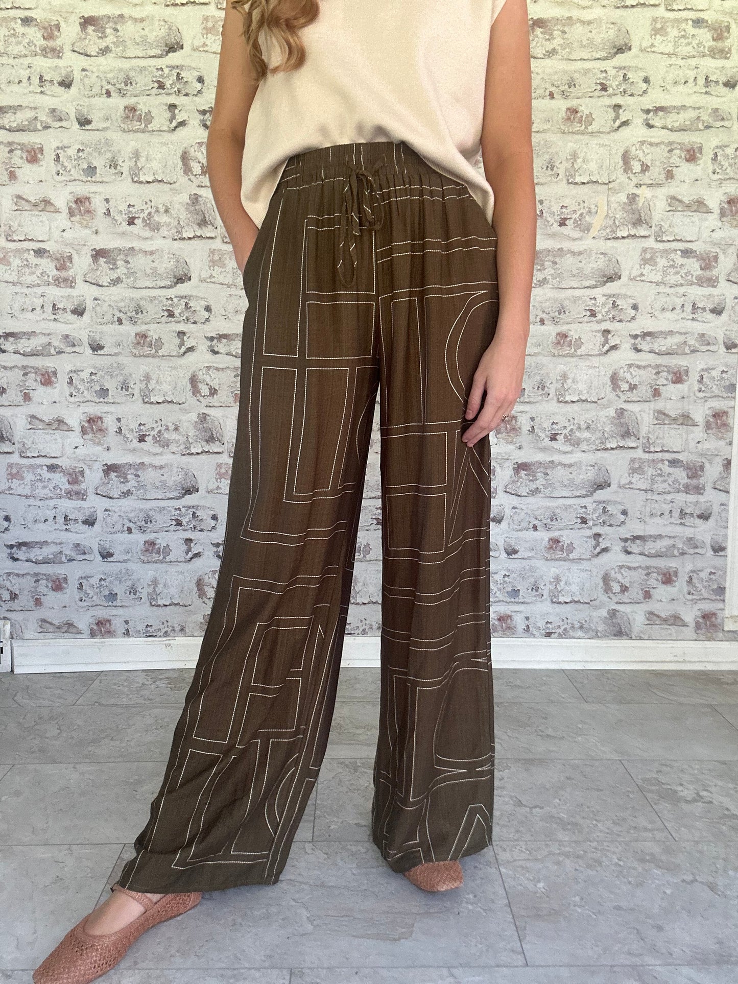 Scout & Stroll Elastic Waist Pants
