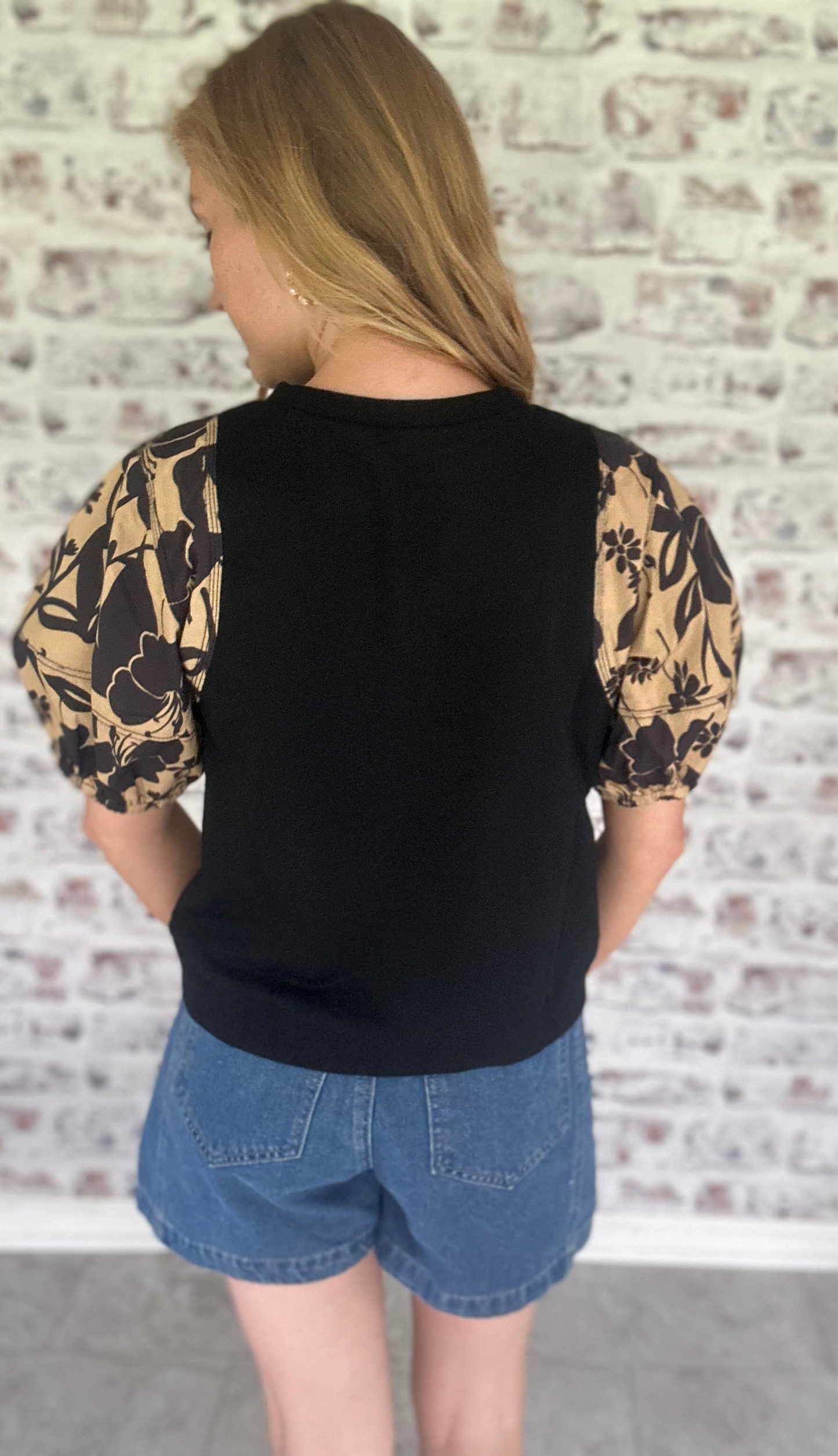 Laurel Lane Floral Sleeve Top