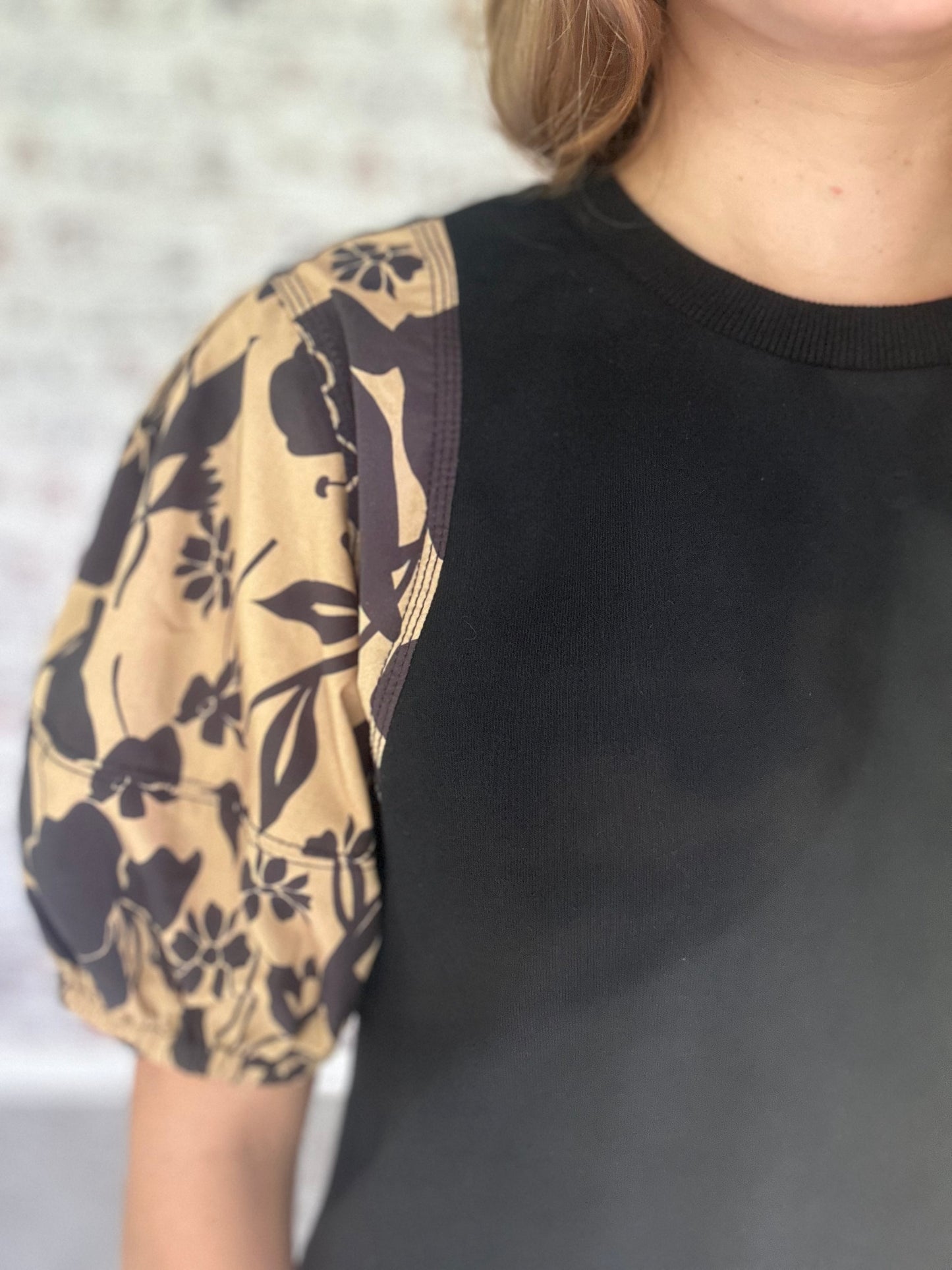 Laurel Lane Floral Sleeve Top
