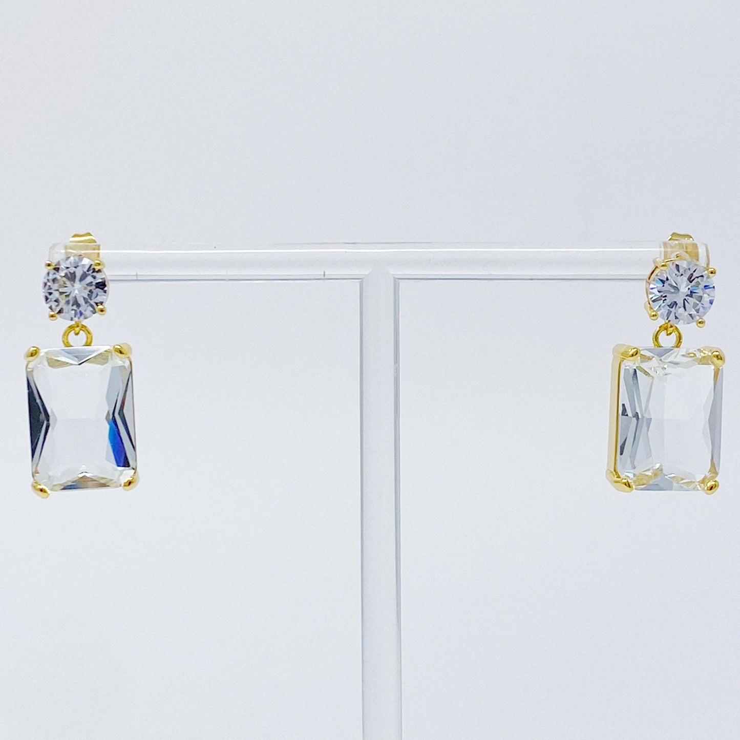 Banquet In Castle Jewel Earrings: Black