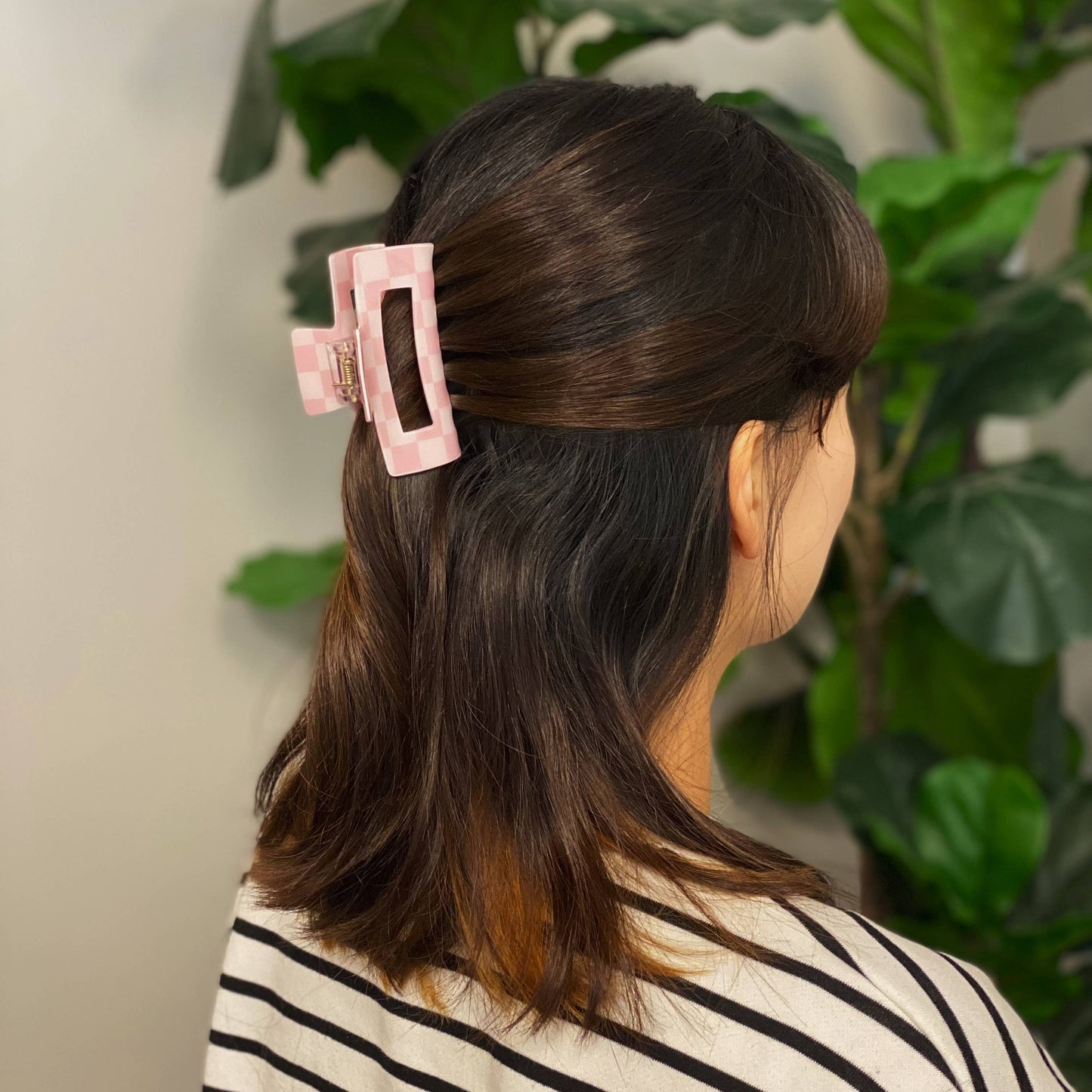 Checker Lovers Hair Claw: Pink