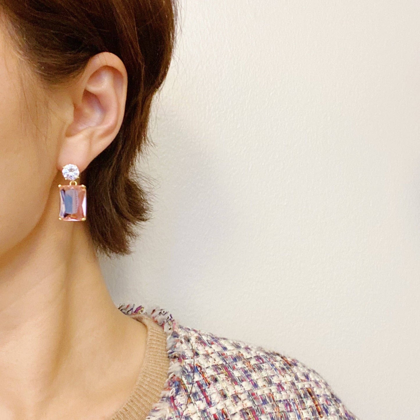 Banquet In Castle Jewel Earrings: Black