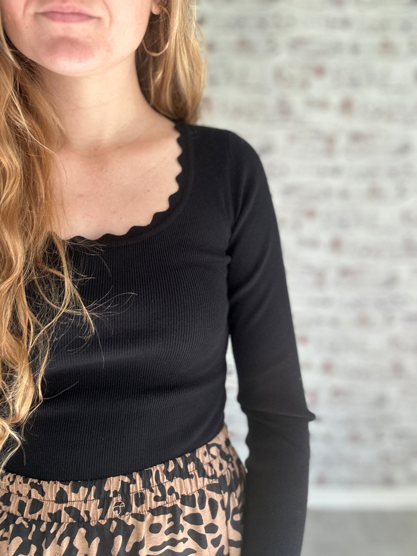 Essential Scalloped Neck Top
