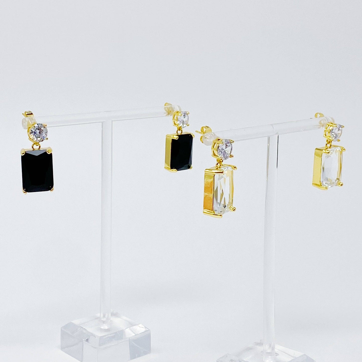 Banquet In Castle Jewel Earrings: Black